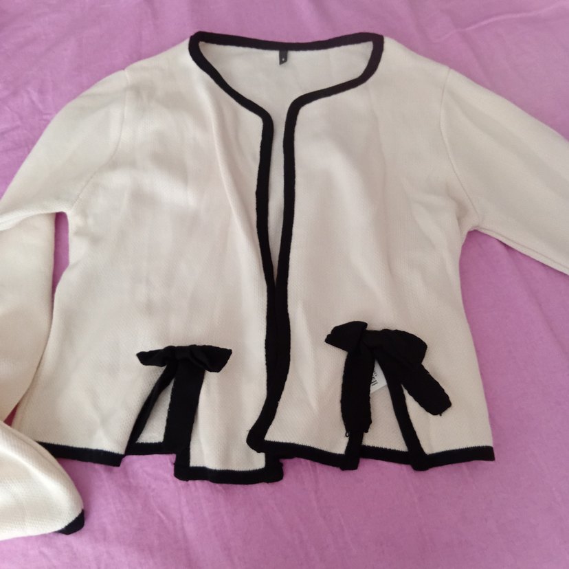 Kızlar için düğmeli beyaz bolero - Görsel 4