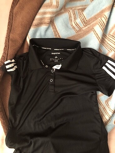 s Beden Adidas tişört