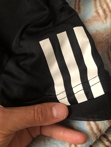 s Beden siyah Renk Adidas tişört