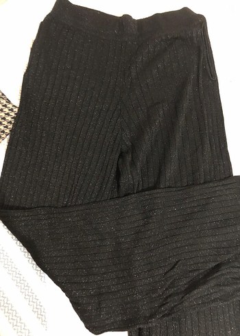 Kadın Siyah Pilili Salaş Kumaş Pantolon - Görsel 2