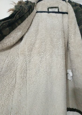 Gri Kamuflaj Desenli Kürklü Kadın Mont - Görsel 18