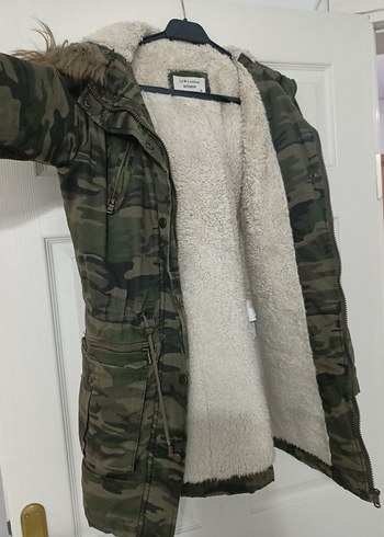 Gri Kamuflaj Desenli Kürklü Kadın Mont - Görsel 17