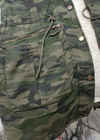 Gri Kamuflaj Desenli Kürklü Kadın Mont - Görsel 7