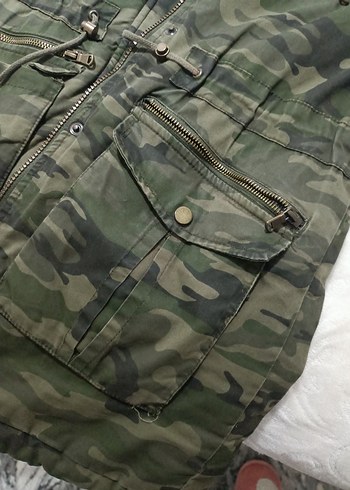 Gri Kamuflaj Desenli Kürklü Kadın Mont - Görsel 8