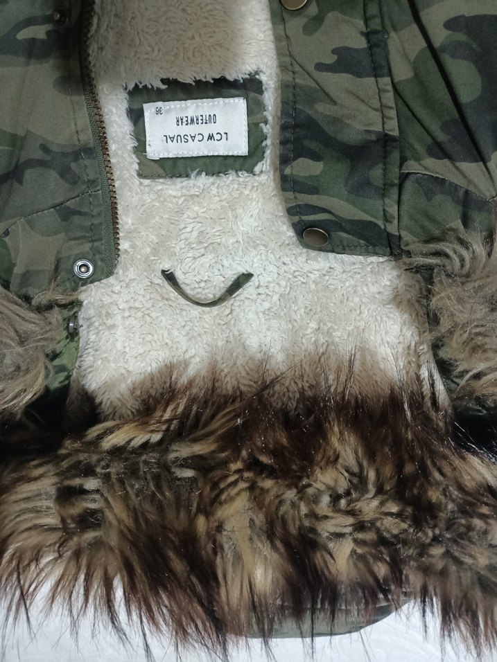 Gri Kamuflaj Desenli Kürklü Kadın Mont - Görsel 2