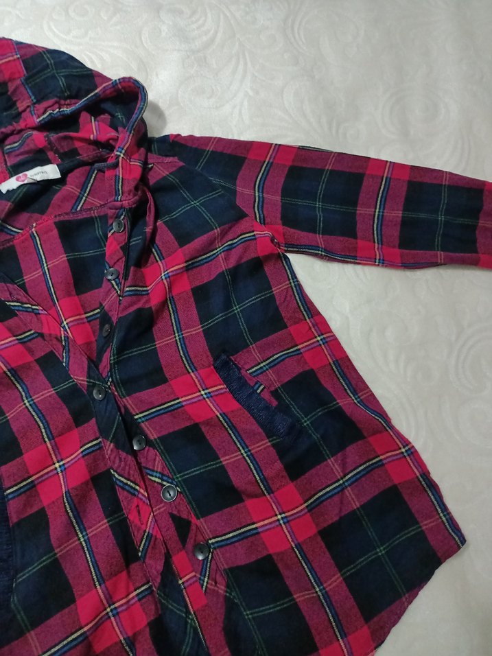 Kapüşonlu Düğmeli Kadın Gömlek - Görsel 4