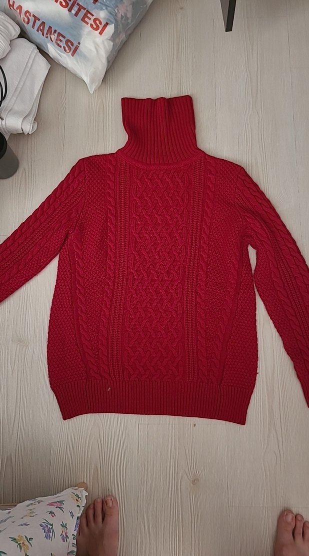 Kırmızı Örgü Boğazlı Kadın Kazak - Görsel 2
