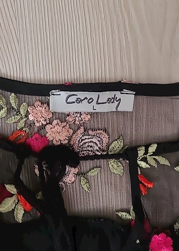 Nakışlı V Yaka Siyah Mini Bluz - Görsel 3