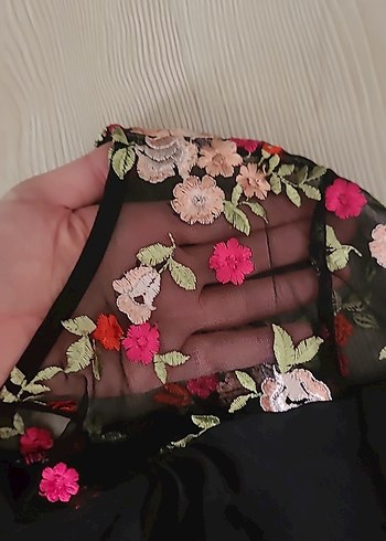 Nakışlı V Yaka Siyah Mini Bluz - Görsel 4