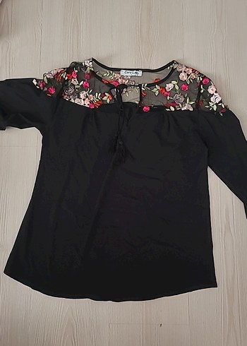 Nakışlı V Yaka Siyah Mini Bluz - Görsel 2