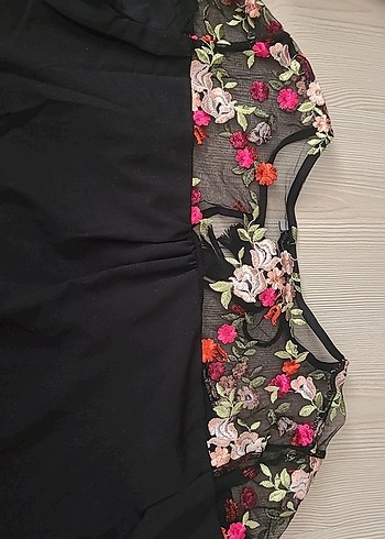 Nakışlı V Yaka Siyah Mini Bluz - Görsel 5