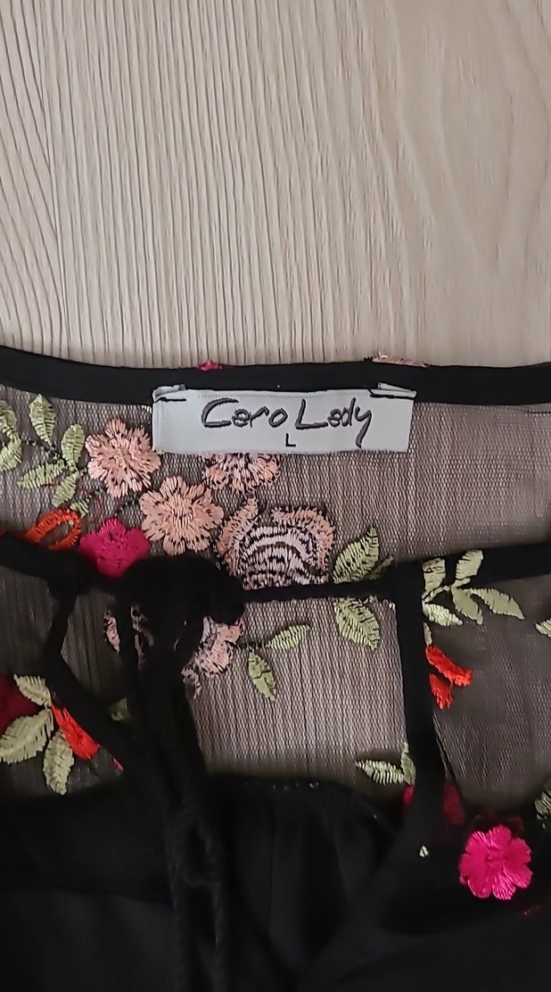 Nakışlı V Yaka Siyah Mini Bluz - Görsel 3