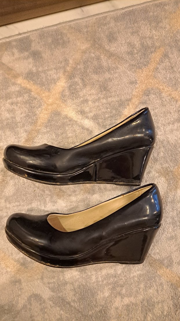 37 numara 
Siyah Parlak Kadın dolgu Topuklu Ayakkabı - Görsel 2