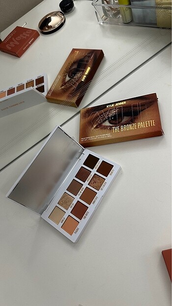 Kylie Cosmetics Kylie Jenner Bronze Far Paleti