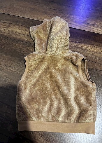 Kız Çocuk Kapüşonlu Kahverengi Kürklü Yelek - Görsel 2