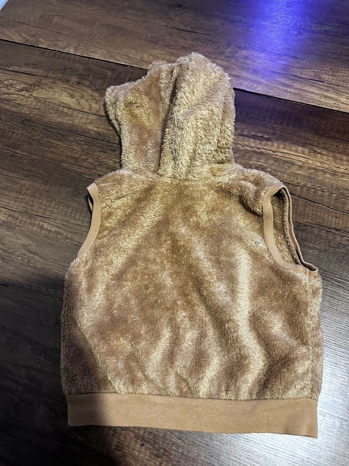 Kız Çocuk Kapüşonlu Kahverengi Kürklü Yelek - Görsel 2