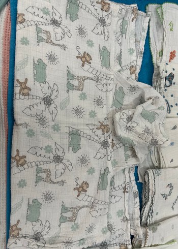 Çok Renkli Nakışlı Çocuk Müslin - Görsel 2