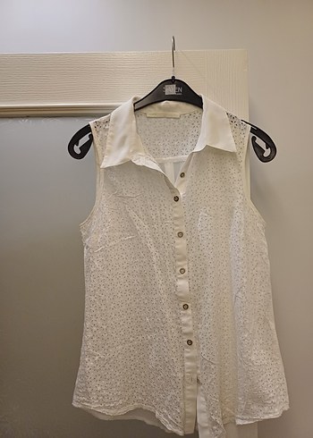 Batik marka Düğmeli Beyaz Kolsuz fistolu Kadın Gömlek