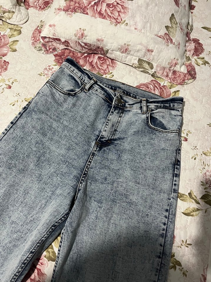 Gri Batik Desenli Bol Kesim Kadın Kot Pantolon - Görsel 2