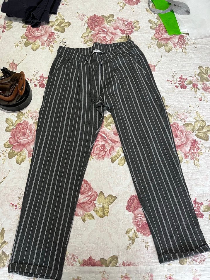 Çizgili Gri Piliseli Kadın Kumaş Pantolon - Görsel 4