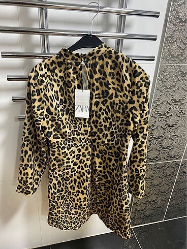 s Beden Zara mini leopar elbise