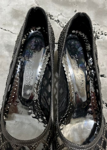 Gri Parlak  Desenli Stiletto Topuklu Kadın Ayakkabı - Görsel 2