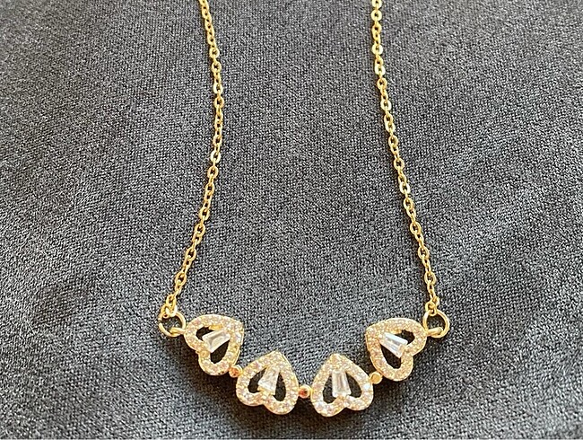 Beden GOLD taş işlemeli açılabilir çelik yonca kolye