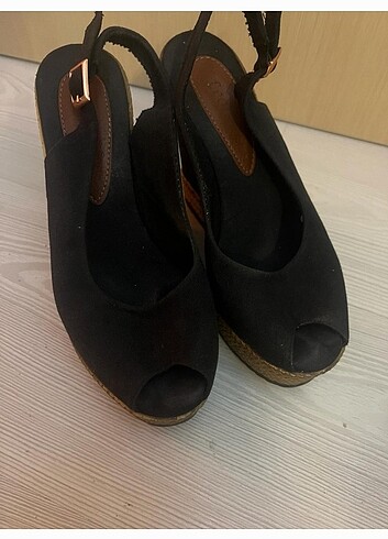 37 Beden siyah Renk Dolgu topuk sandalet