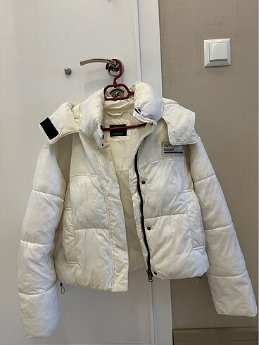 BERSHKA şişme mont