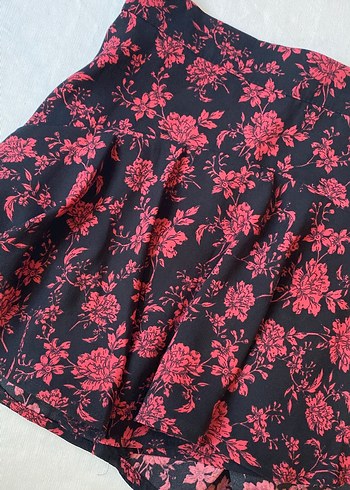Bershka Kırmızı Çiçek Desenli Kadın Mini Etek