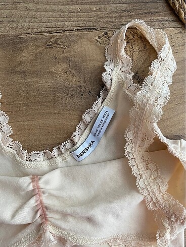 xs Beden Bershka Butteryellow Dantelli Crop Atlet