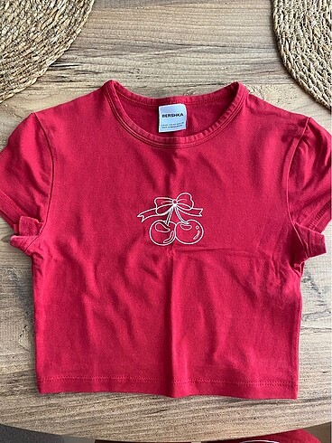 Bershka Kirazlı Crop