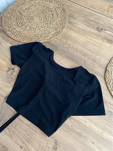 Urban Outfitters Sırtı Açık Crop