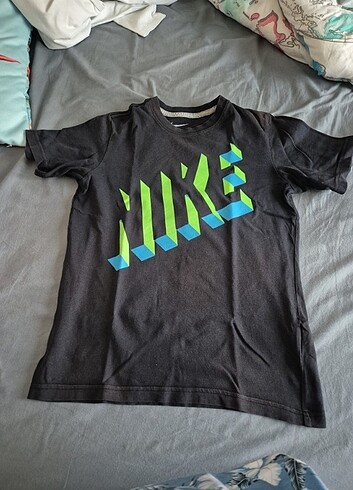 Nike Erkek Çocuk Tişörtü