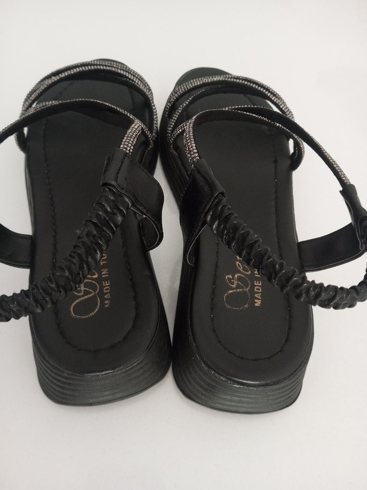 Yılan Desenli Siyah Dolgu Topuklu Kadın Sandalet - Görsel 2