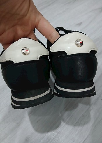 Tommy Hilfiger Siyah Kadın Dolgu Topuklu Spor Ayakkabı - Görsel 2