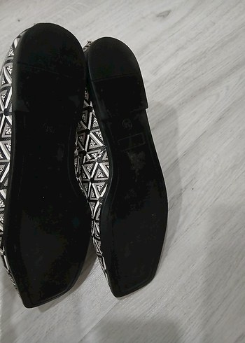 Kadın Gri Yılan Desenli Tokalı Topuklu Babet - Görsel 3