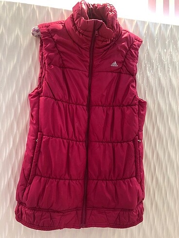 Pembe Adidas kaz tüyü yelek