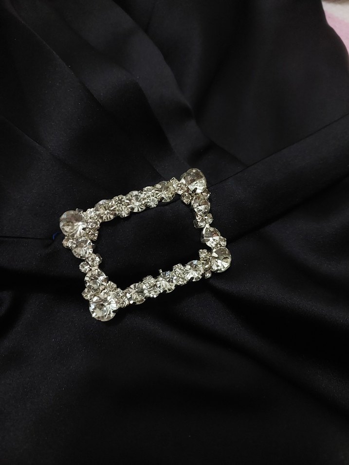 Siyah V Yaka Kemerli Midi Elbise Balon Kollu - Görsel 2