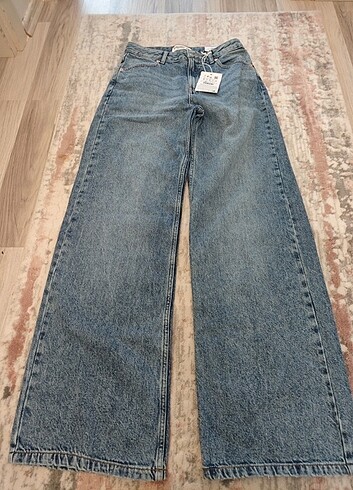 Pull Bear Yüksek Bel Geniş Paça jean 