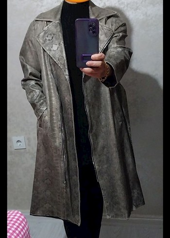 Gri Yılan Desenli Midi Deri Görünümlü Ceket - Görsel 3