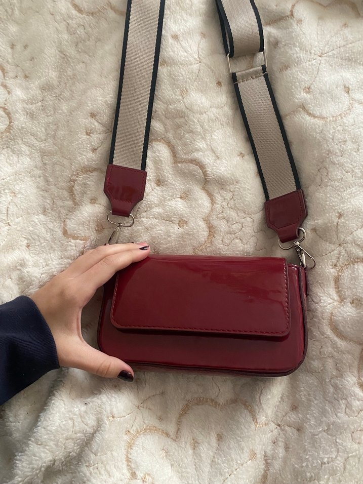 Küçük Bordo Rugan Çanta - Görsel 2