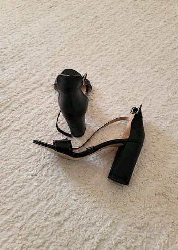 Siyah Topuklu Kadın Ayakkabı - Görsel 2