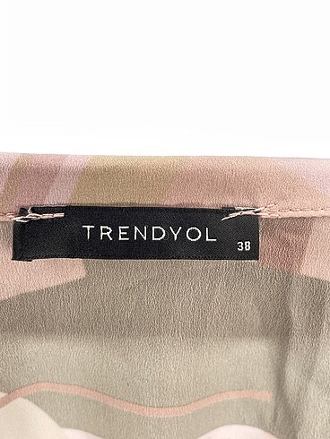 38 Beden çeşitli Renk Trendyol & Milla Gömlek %70 İndirimli.