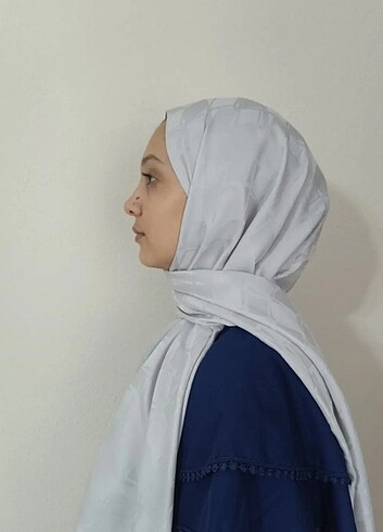 Gümüş rengi Jakar şal 