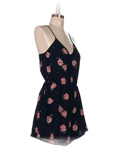 H&M H&M Kısa Tulum %70 İndirimli.