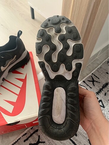 37,5 Beden Nike Air270 react