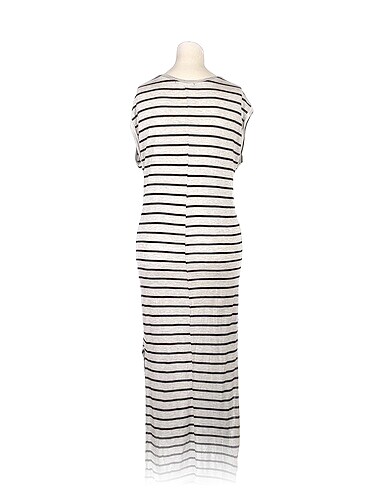 m Beden PreLoved Günlük Elbise %70 İndirimli.