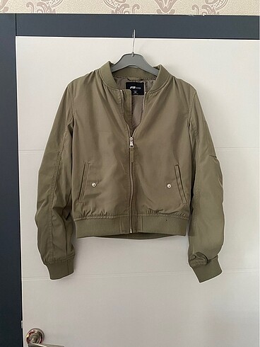 Haki yeşil saten bomber ceket xs