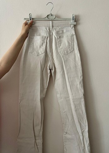 Bershka Beyaz Keten Kadın Jean